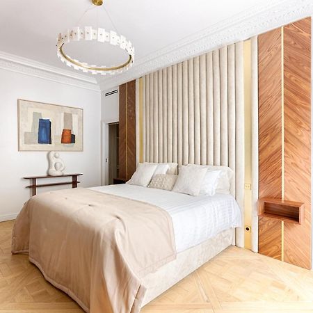 Elegant Luxury Apartment For 6 On Champs-Elysees Parijs Buitenkant foto
