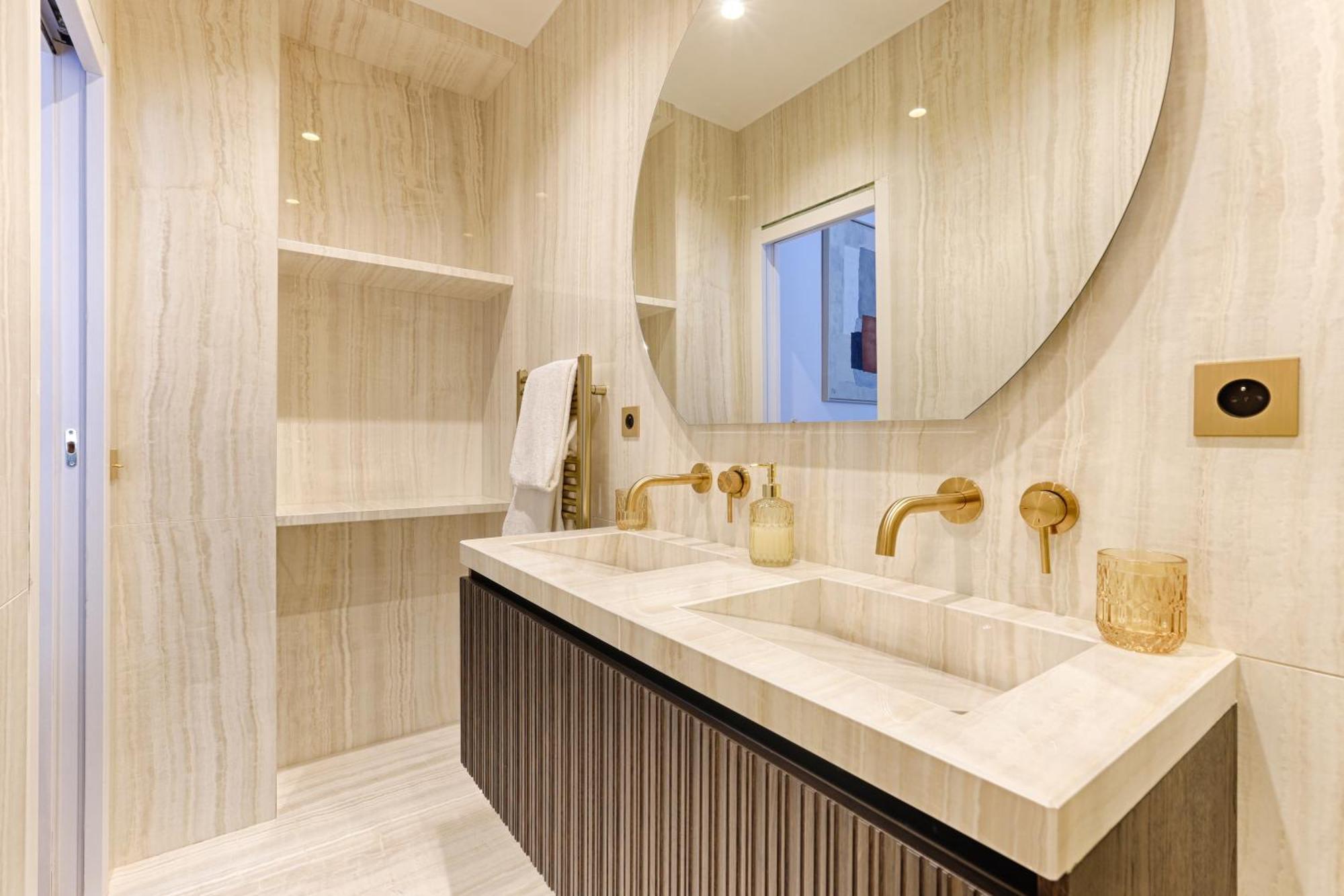 Elegant Luxury Apartment For 6 On Champs-Elysees Parijs Buitenkant foto