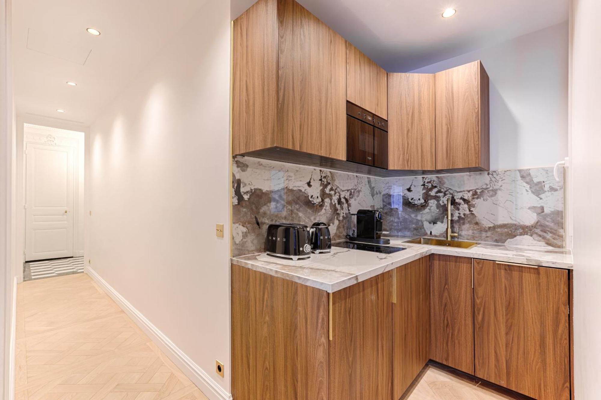 Elegant Luxury Apartment For 6 On Champs-Elysees Parijs Buitenkant foto